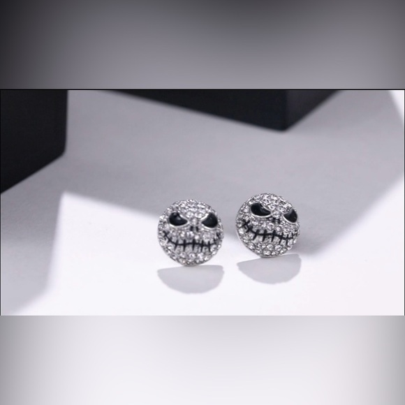 Jack Skellington Nightmare Before Christmas Crystals Stud Earrings Silver- NWT - Picture 5 of 6
